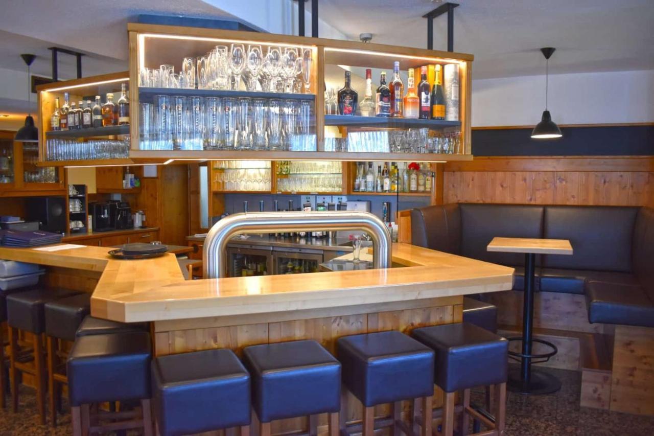 Hotel Und Restaurant Nehrener Hof Esterno foto