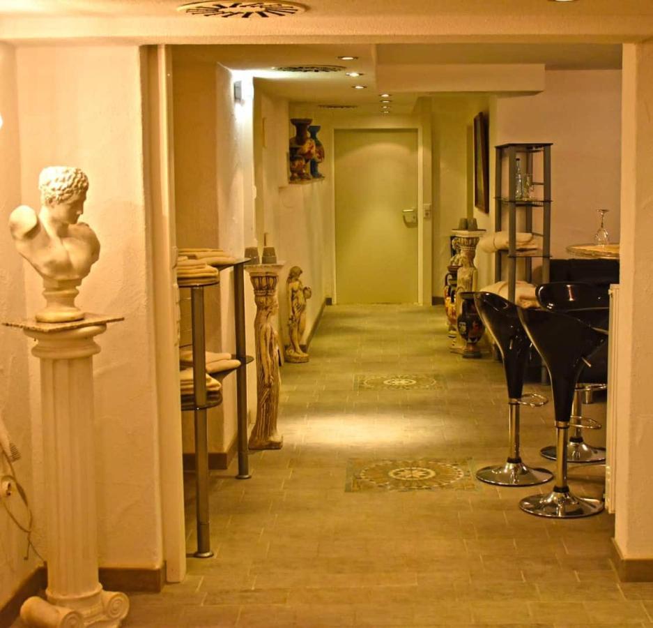 Hotel Und Restaurant Nehrener Hof Esterno foto